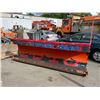 Image 2 : WHITE 11' SNOWPLOW WITH HITCH ATTACHMENT