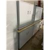 Image 2 : 7 PIECE WHITE METAL LABORATORY CABINETS WITH 1 SINGLE DOOR CABINET, 3 PEDESTAL LAB WORKBENCH