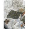 Image 1 : A pallet of Stone tiles (approx. 594 pieces)