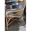Image 3 : Chair and ottoman