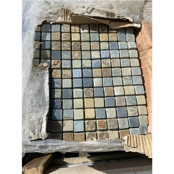 A pallet of Stone tiles (approx. 590 pieces)