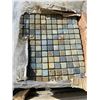 Image 1 : A pallet of Stone tiles (approx. 590 pieces)