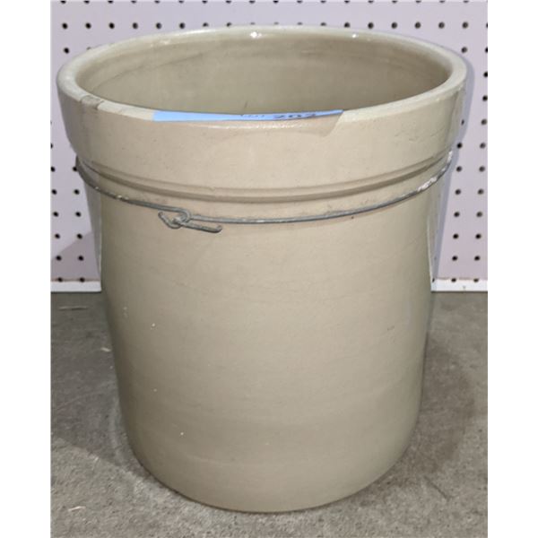 Medalta 3 gallon crock