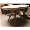 Image 2 : gray round dining table approx. 43.5 in diameter 30 in height