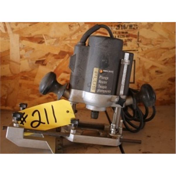 BLACK & DECKER PLUNGE ROUTER