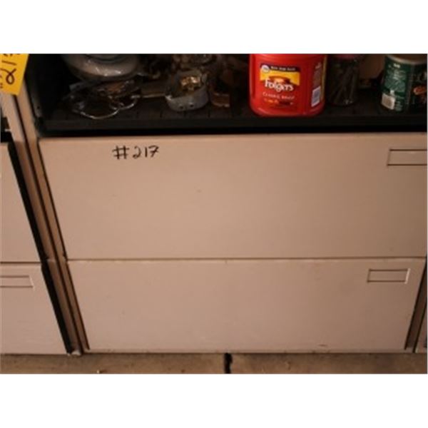 4 DRAWER METAL CABINET (CONTENTS NOT INCLUDED)