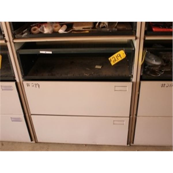 4 DRAWER METAL CABINET (CONTENTS NOT INCLUDED)