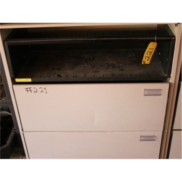 4 DRAWER METAL CABINET (CONTENTS NOT INCLUDED)