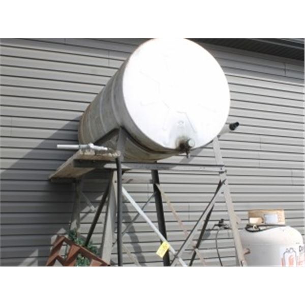 500 GALLON FUEL TANK ON STAND