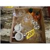 Image 1 : BOX OF GLASSWARE