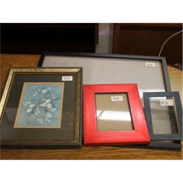 4 PICTURE FRAMES