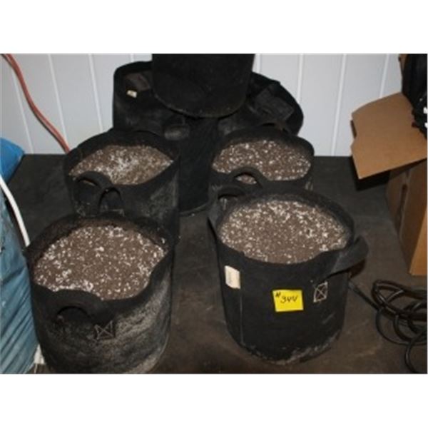 QUANTITY OF 3 GALLON GROW BAGS