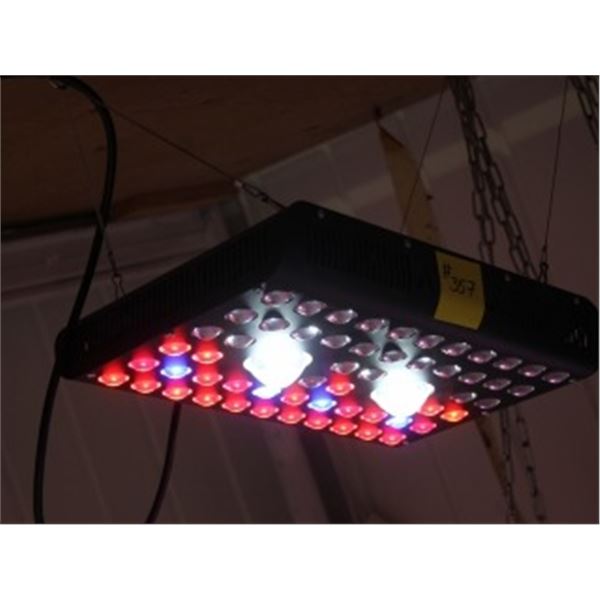 AGLEX 1200 WATT LED GROW LAMP (HALF OPERATIONAL)