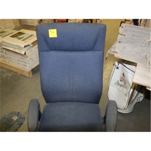 BLUE OFFICE CHAIR