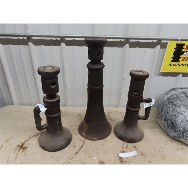3 Screw Style Builidng Jacks, Biggest are 24" T