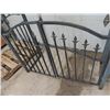 Image 3 : Metal Yard Arch w Gates