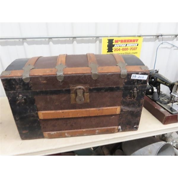 Trunk 18" x 20" x 17" w Rd Top