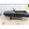 Image 3 : Vintage Metal Pedal Car