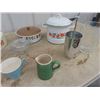 Image 2 : Cast Pots, Kettle, Pyrex Plus More!