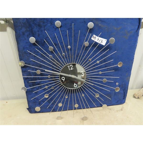 Retro Style CLock 24" RD