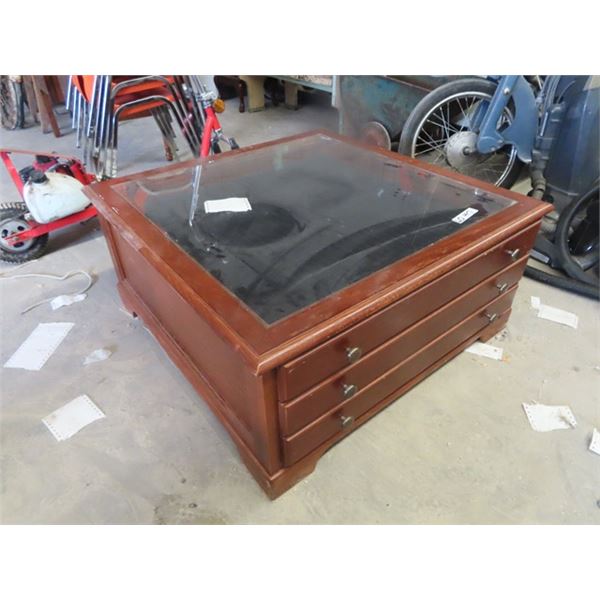 Coffee Table w Top Display & Drawer 16" X 35" x 35"