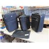 Image 1 : 4 Pc Luggage Set - American Tourist