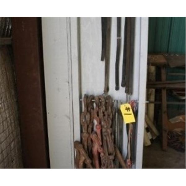 APPROX 5 BOOMERS & APPROX 15 BUNGEE CORDS