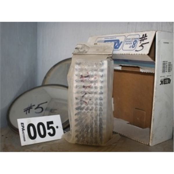 2 ROUND MIRRORS, STEP BOOT BRUSH