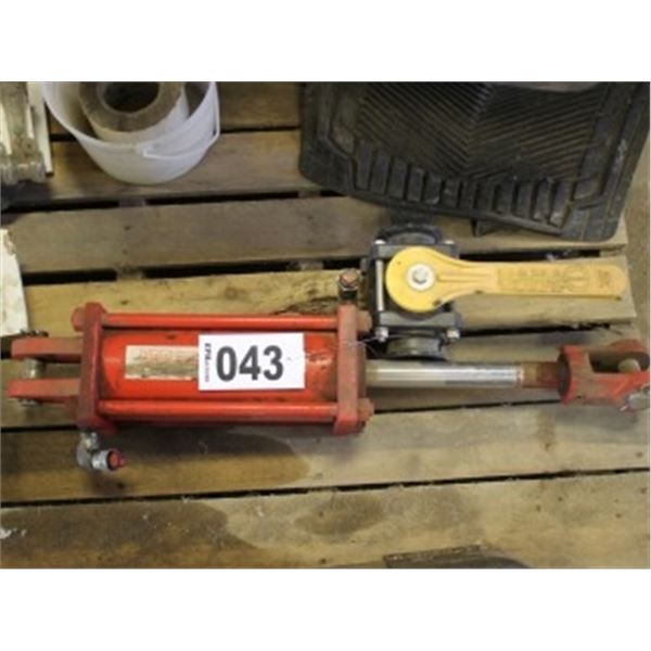 APPROX. 4" X 8" HYDRAULIC RAM & BANJO VALVE