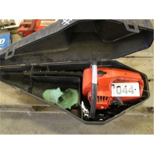 CRAFTSMAN CHAINSAW C/W CASE (CONDITION UNKNOWN)