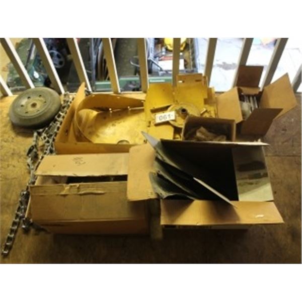 VARIOUS NEW HOLLAND PARTS - GUARDS, ROLLER CHAIN