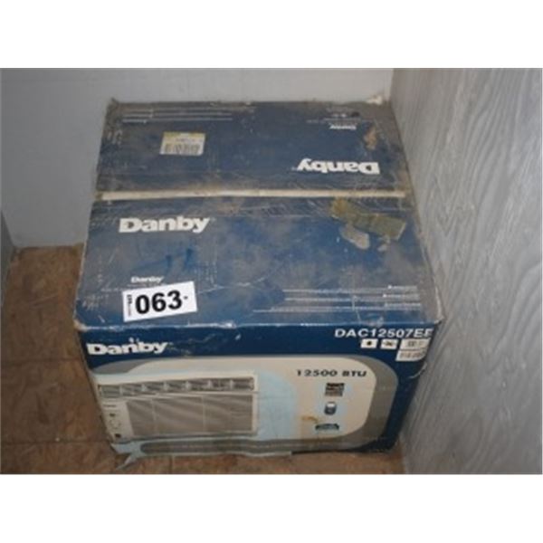DANBY 12,500 BTU WINDOW AIR COND UNIT
