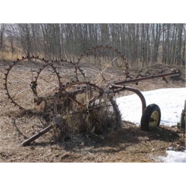 5 WHEEL RAKE (FARM HAND) NEEDS WORK