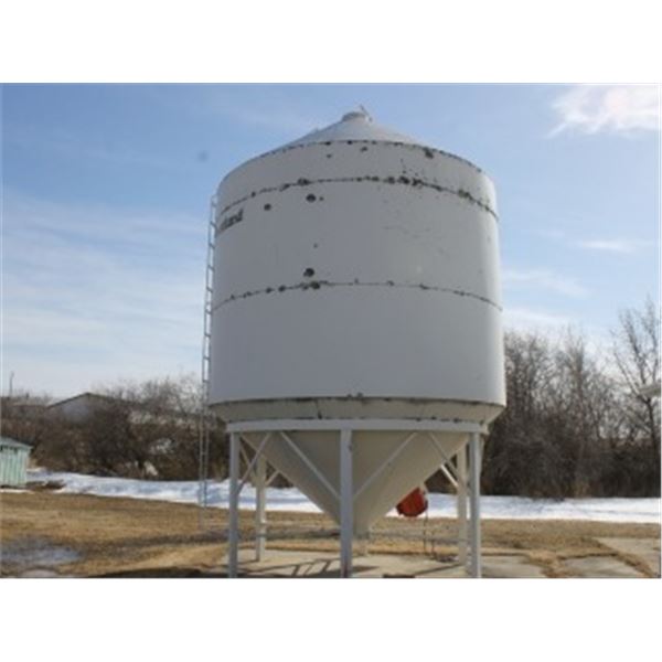 WHEATLAND HOPPER BIN SW OF SHOP'S