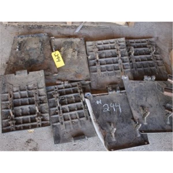 CASE COMBINE CONCAVES, ROLLER CHAIN, APPROX 8 SHIELDS