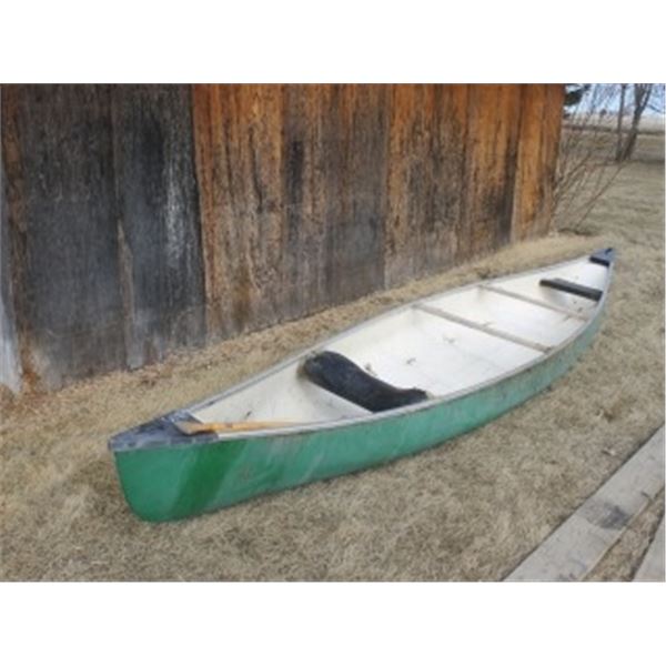 GREEN CANOE & PADDLE
