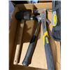 Image 2 : Lot of hammers and screwdrivers