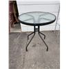 Image 1 : Patio side table