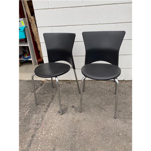 Pair stacking chairs