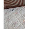 Image 2 : Queen mattress and box spring
