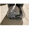 Image 2 : Cup holders and toilet paper holders