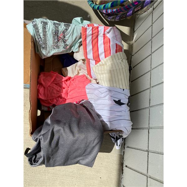 Lot t shirts and one pair pants large and xl