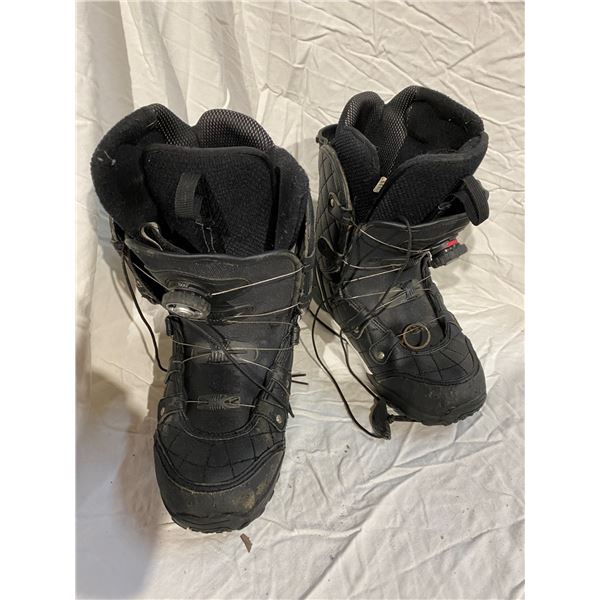 Snow board boots size 9