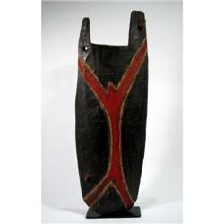 A FINE MENDI VALLEY SHOULDER SHIELD,
