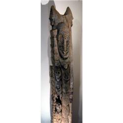 AN EARLY KWOMA ARCHITECTURAL ELEMENT,