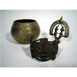 A COLLECTION OF THREE NIGERIAN BRONZE ARTEFACTS,
