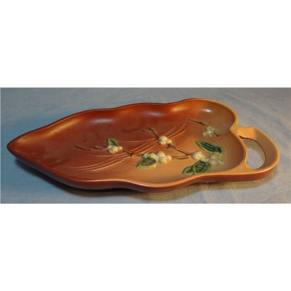 Roseville tray, Snowberry, 1BL-12, brown
