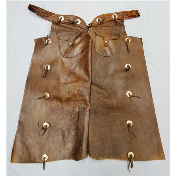 Heiser batwing chaps w/conchos, shortened