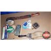 Image 2 : Tray Lot: Vintage Shaving Items (Razor, Strops, Combs, Straight Razor, etc)