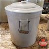 Image 2 : 5 Gallon Crock with Lid - Medalta (16"H x 13" Dia)